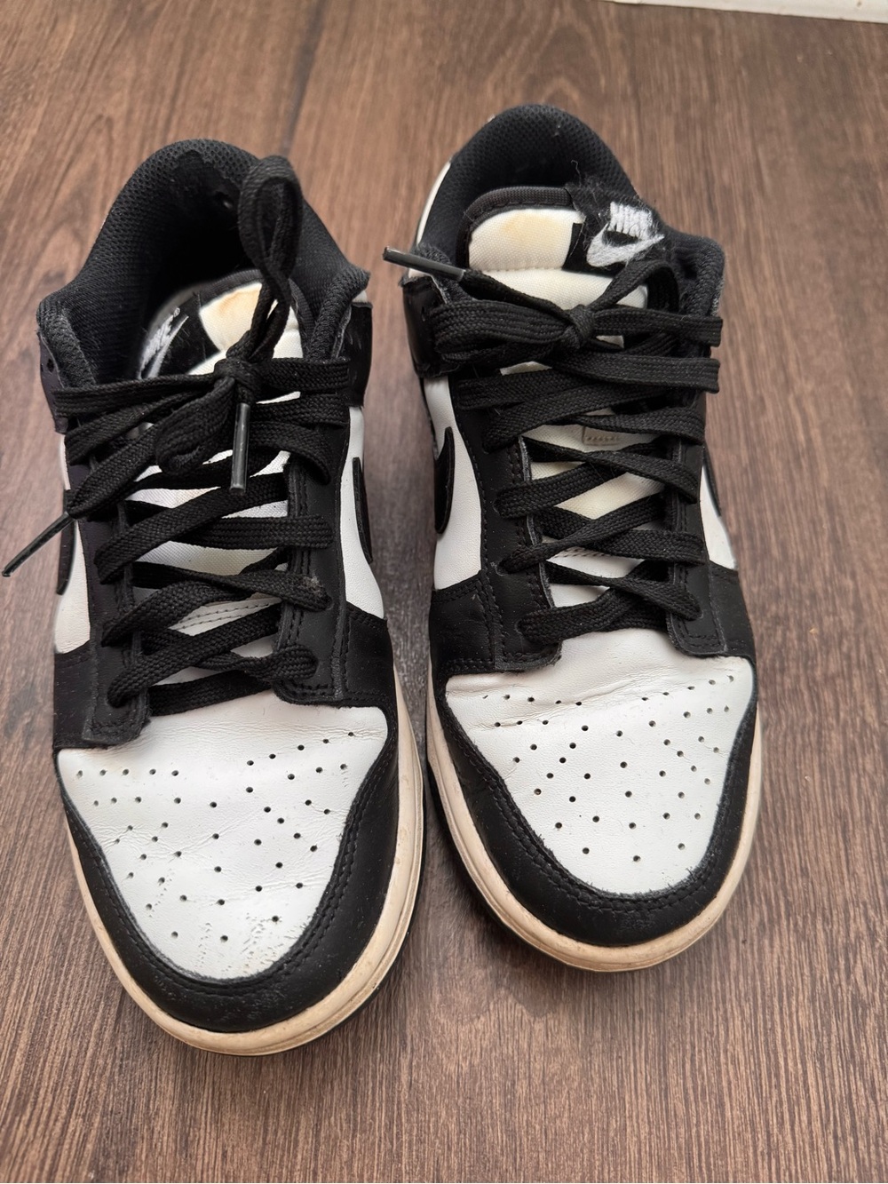 Nike Womens Black & White Low-Top Sneakers - Picture 2 of 5